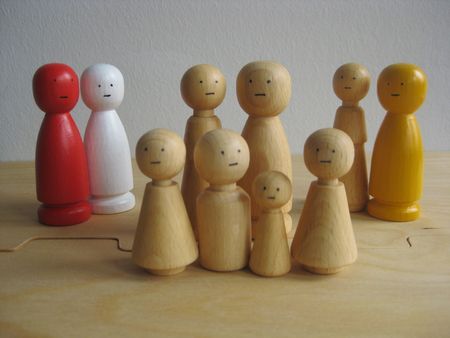 Figuren auf einem Familienbrett